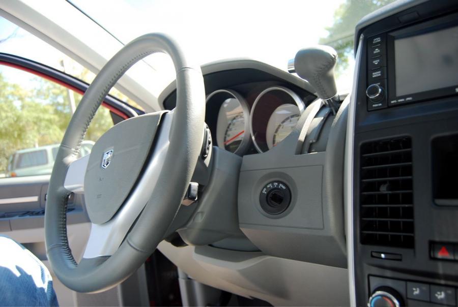  Dodge Grand Caravan SXT 2008 года  (фото 42 из 67)